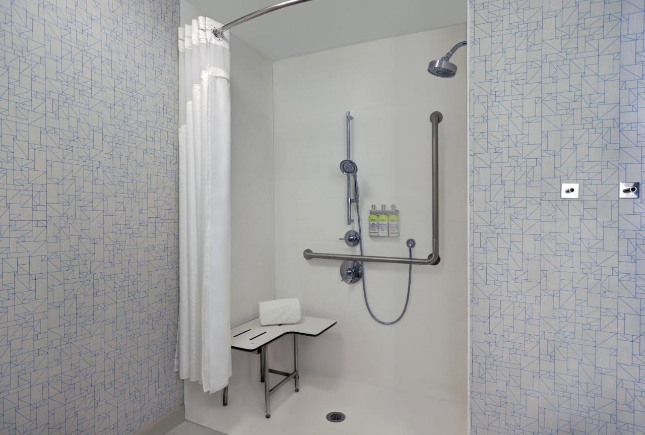Holiday Inn Express - Kingston West By Ihg Dış mekan fotoğraf