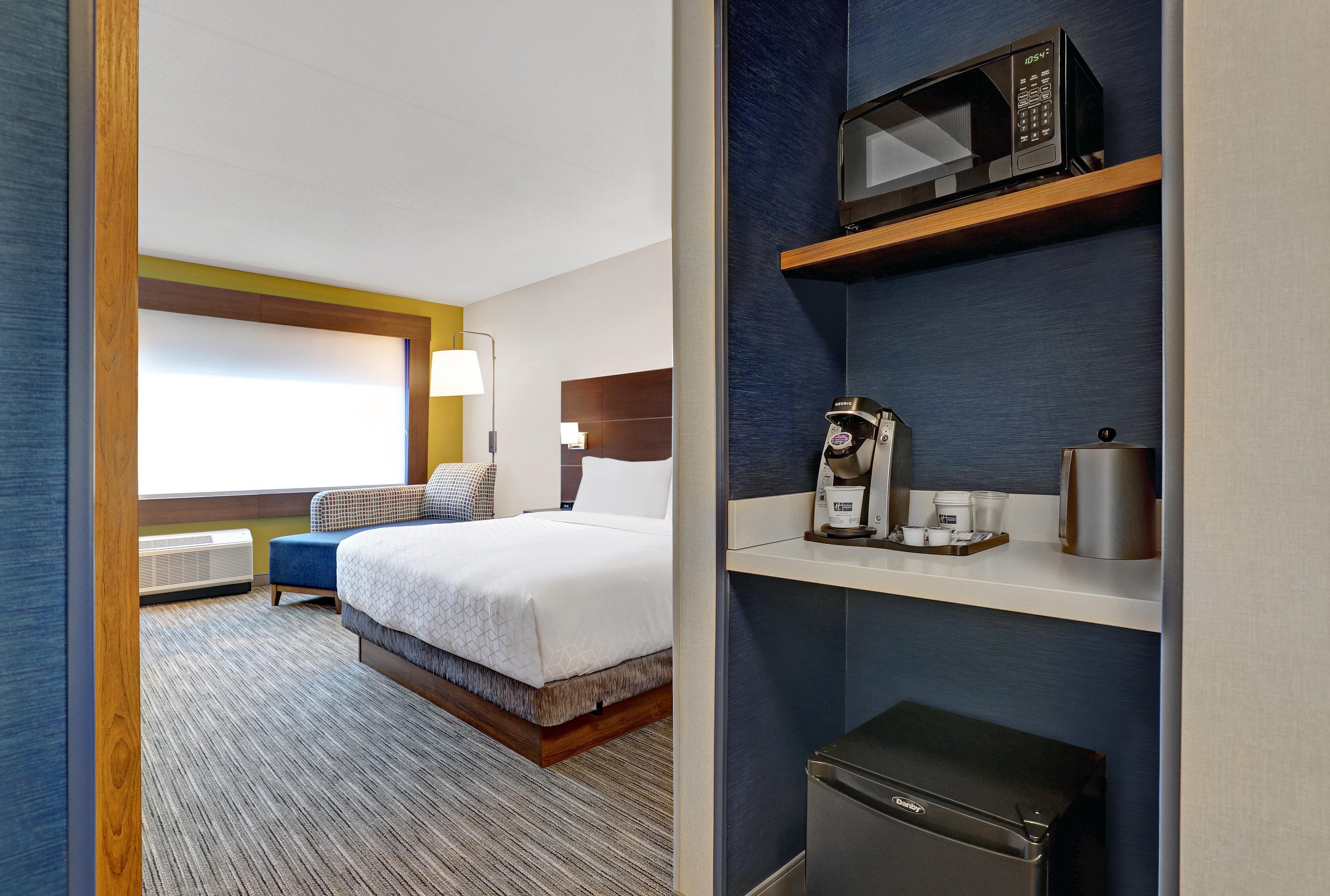 Holiday Inn Express - Kingston West By Ihg Dış mekan fotoğraf